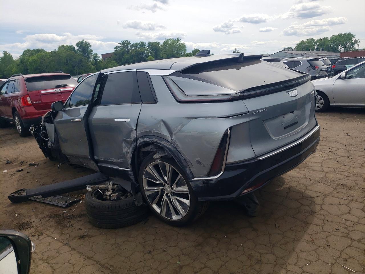 1GYKPSRL8RZ141401 · 2024 CADILLAC LYRIQ · 2/14