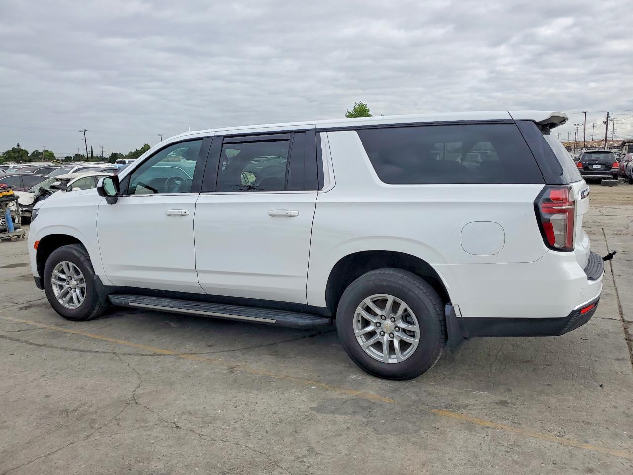 1GNSKCKD9PR212395 · 2023 CHEVROLET SUBURBAN · 2/13
