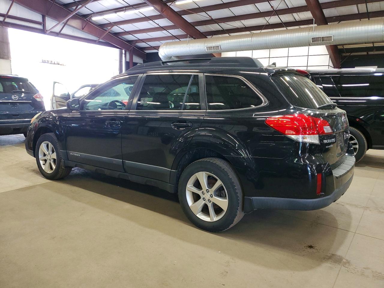4S4BRBLC8E3312892 · 2014 SUBARU OUTBACK · 2/13