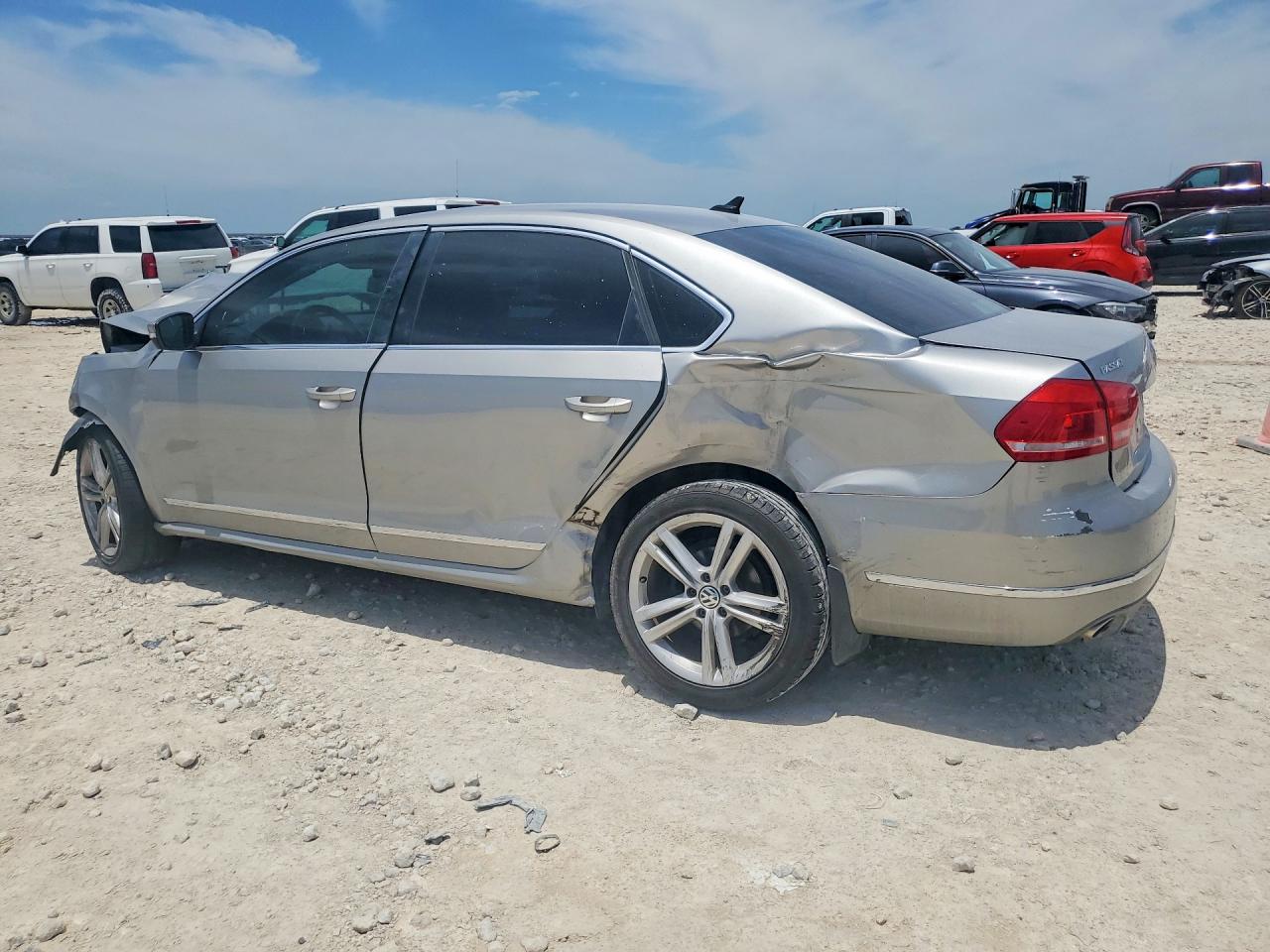 1VWCN7A38DC088488 · 2013 VOLKSWAGEN PASSAT · 2/12