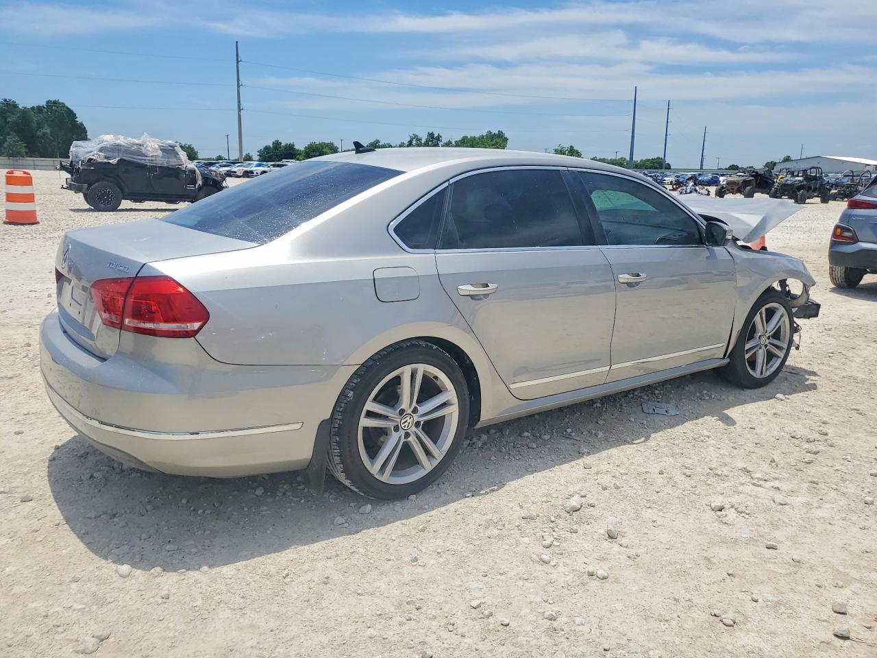 1VWCN7A38DC088488 · 2013 VOLKSWAGEN PASSAT · 3/12