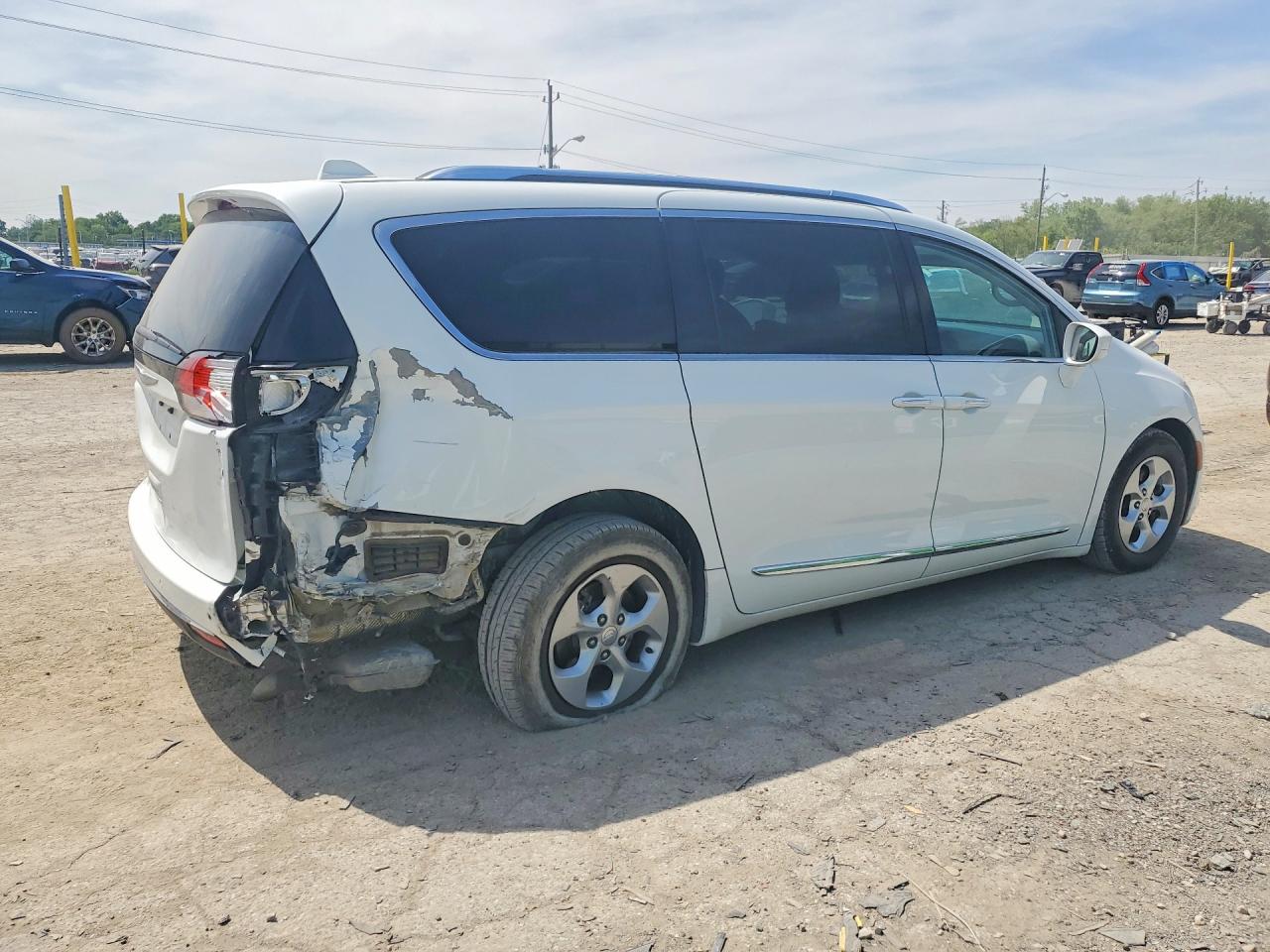 2C4RC1EG3HR578265 · 2017 CHRYSLER PACIFICA · 3/13