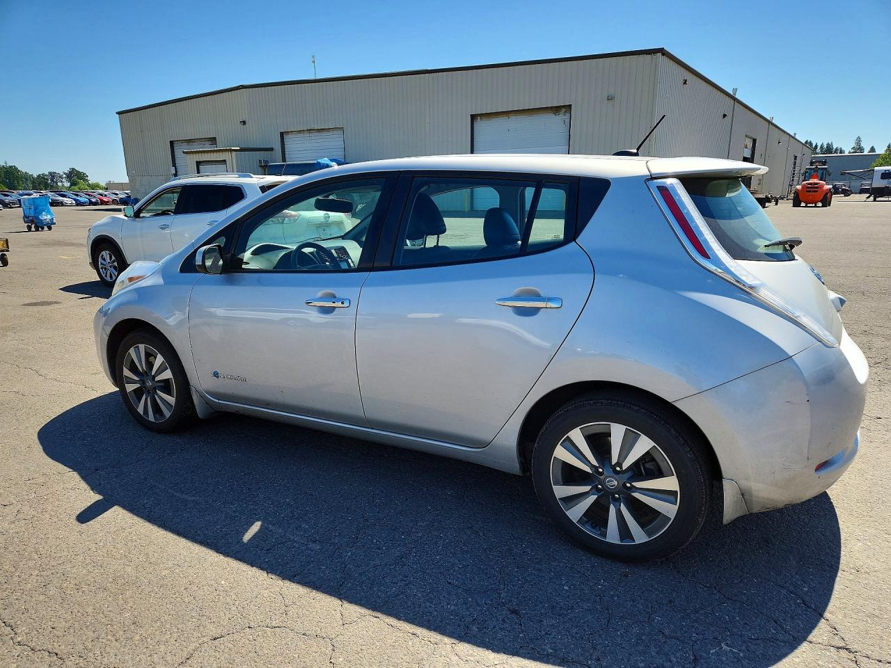 1N4BZ0CP1HC306017 · 2017 NISSAN LEAF · 2/12