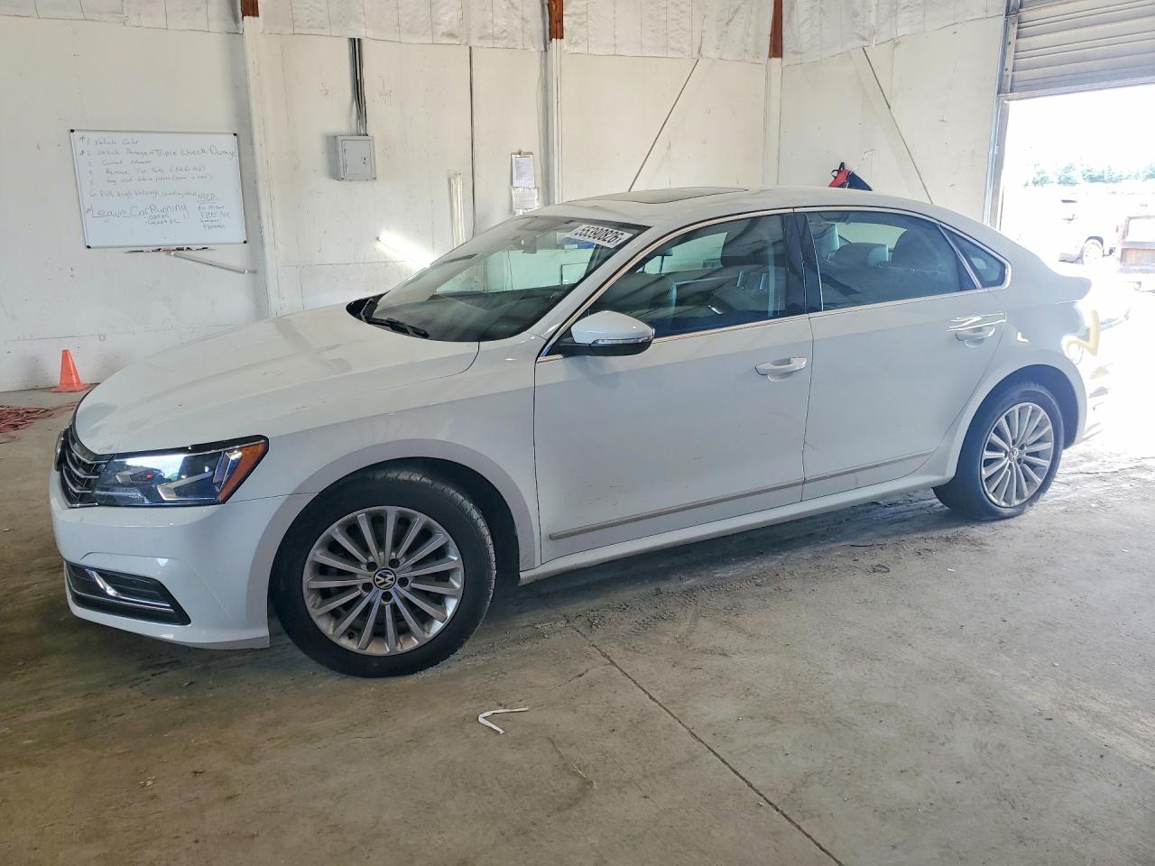 1VWBT7A30HC012075 · 2017 VOLKSWAGEN PASSAT
