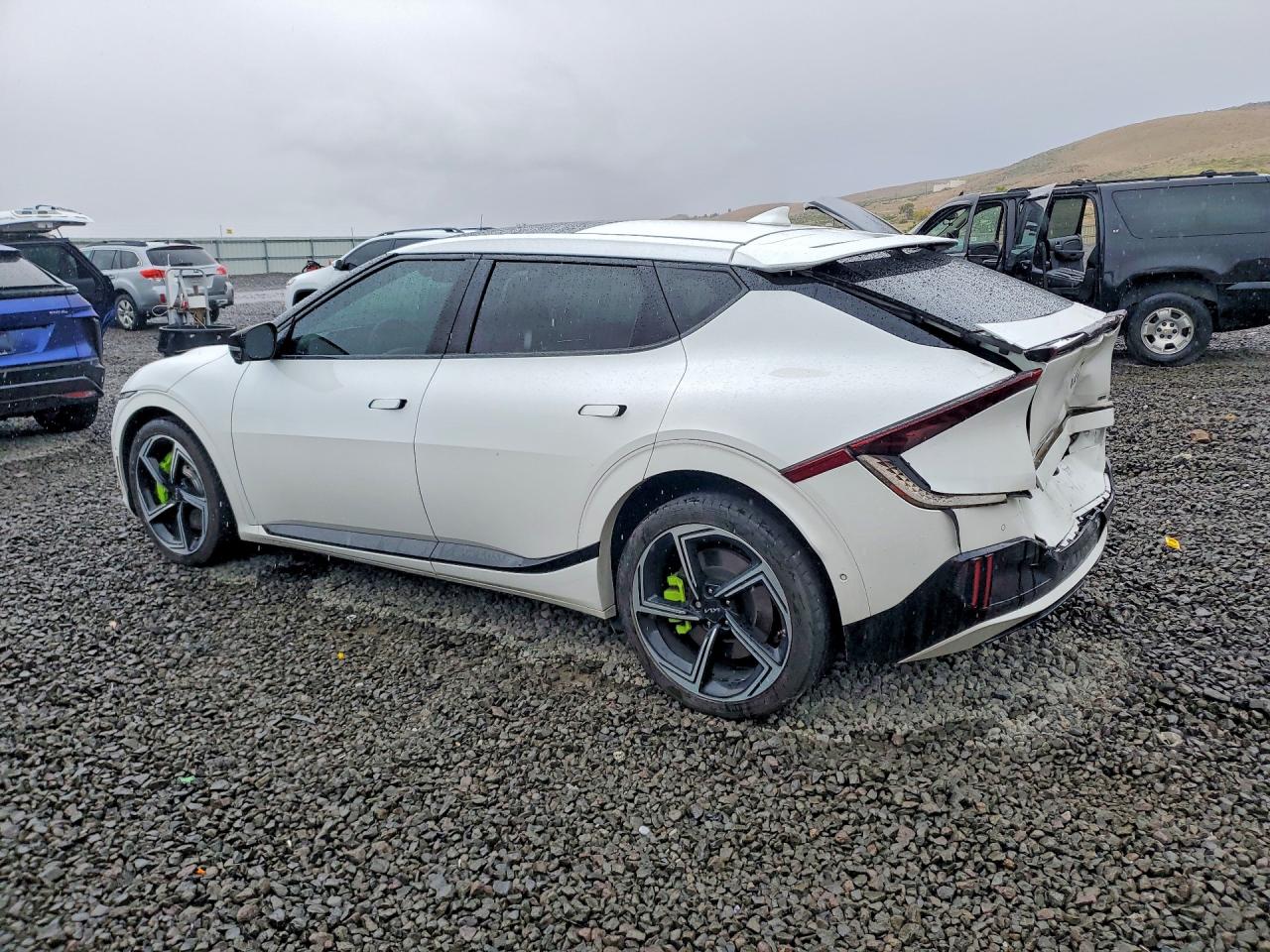 KNDC5DLE4P5118322 · 2023 KIA EV6 · 2/13