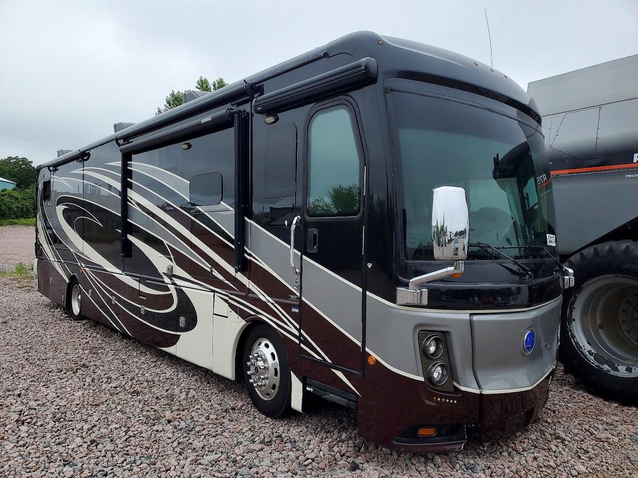 4UZACGFC5JCJP6642 · 2018 FREIGHTLINER XC CHASSIS