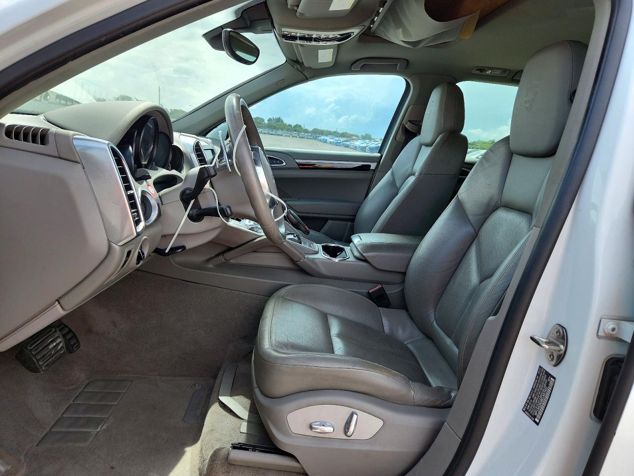 WP1AA2A28ELA97451 · 2014 PORSCHE CAYENNE · 7/13
