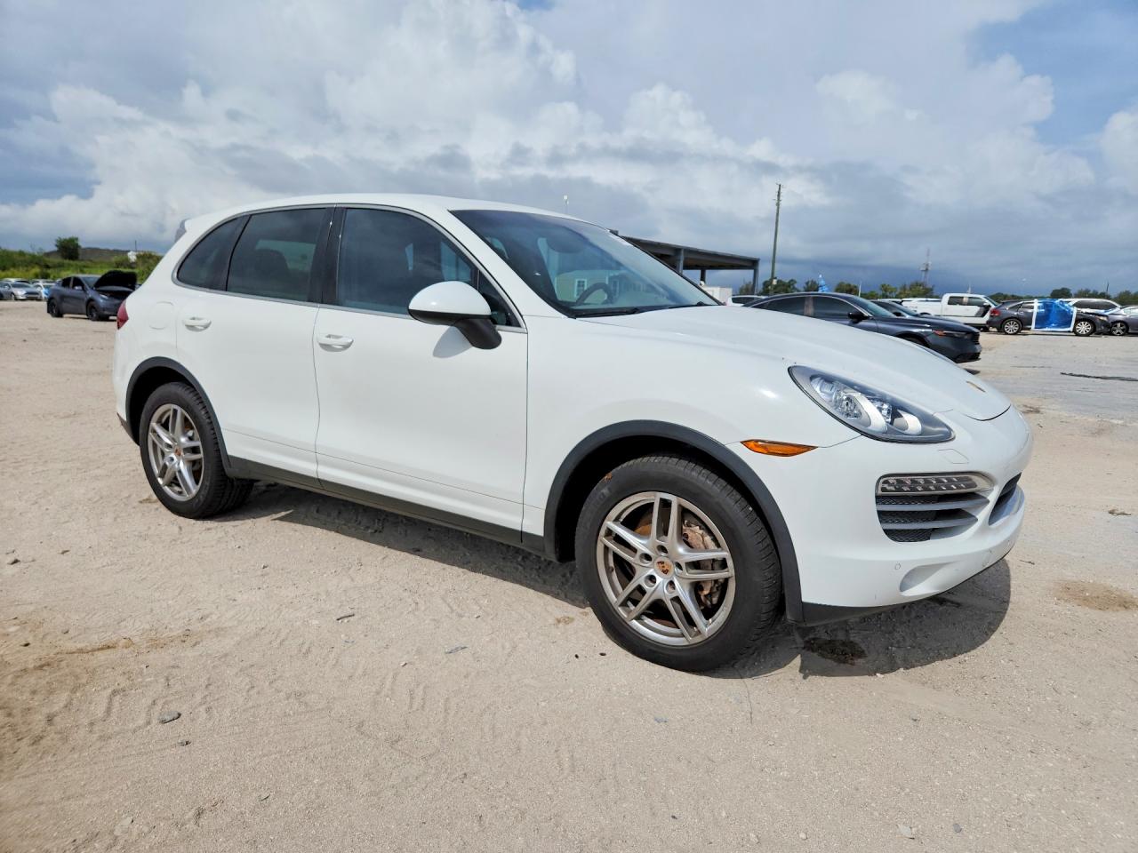 WP1AA2A28ELA97451 · 2014 PORSCHE CAYENNE · 4/13