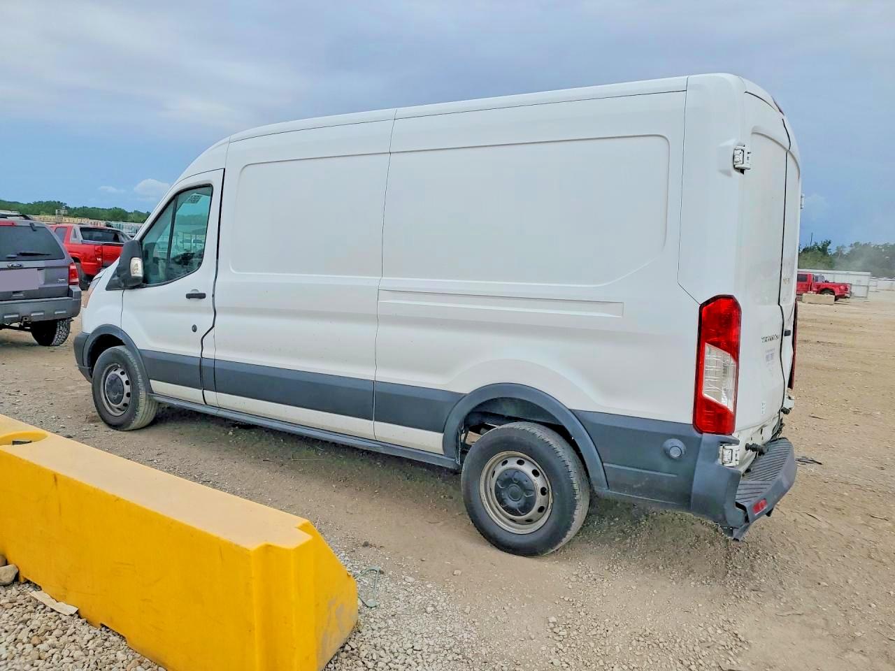 1FTNR2CM1FKB01468 · 2015 FORD TRANSIT · 2/12