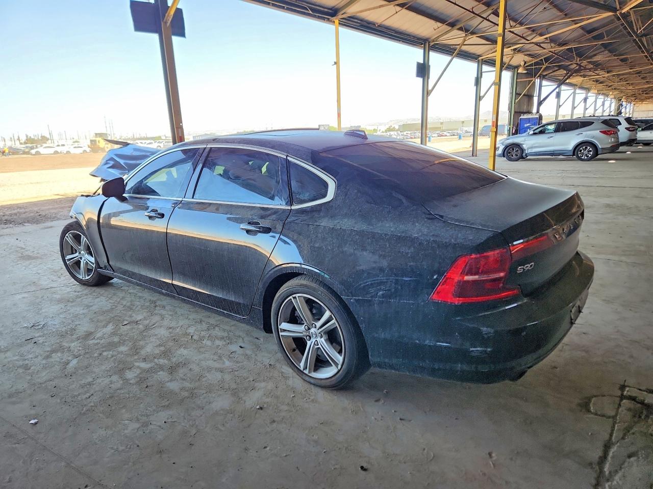LVY982AK2JP032929 · 2018 VOLVO S90 · 2/12
