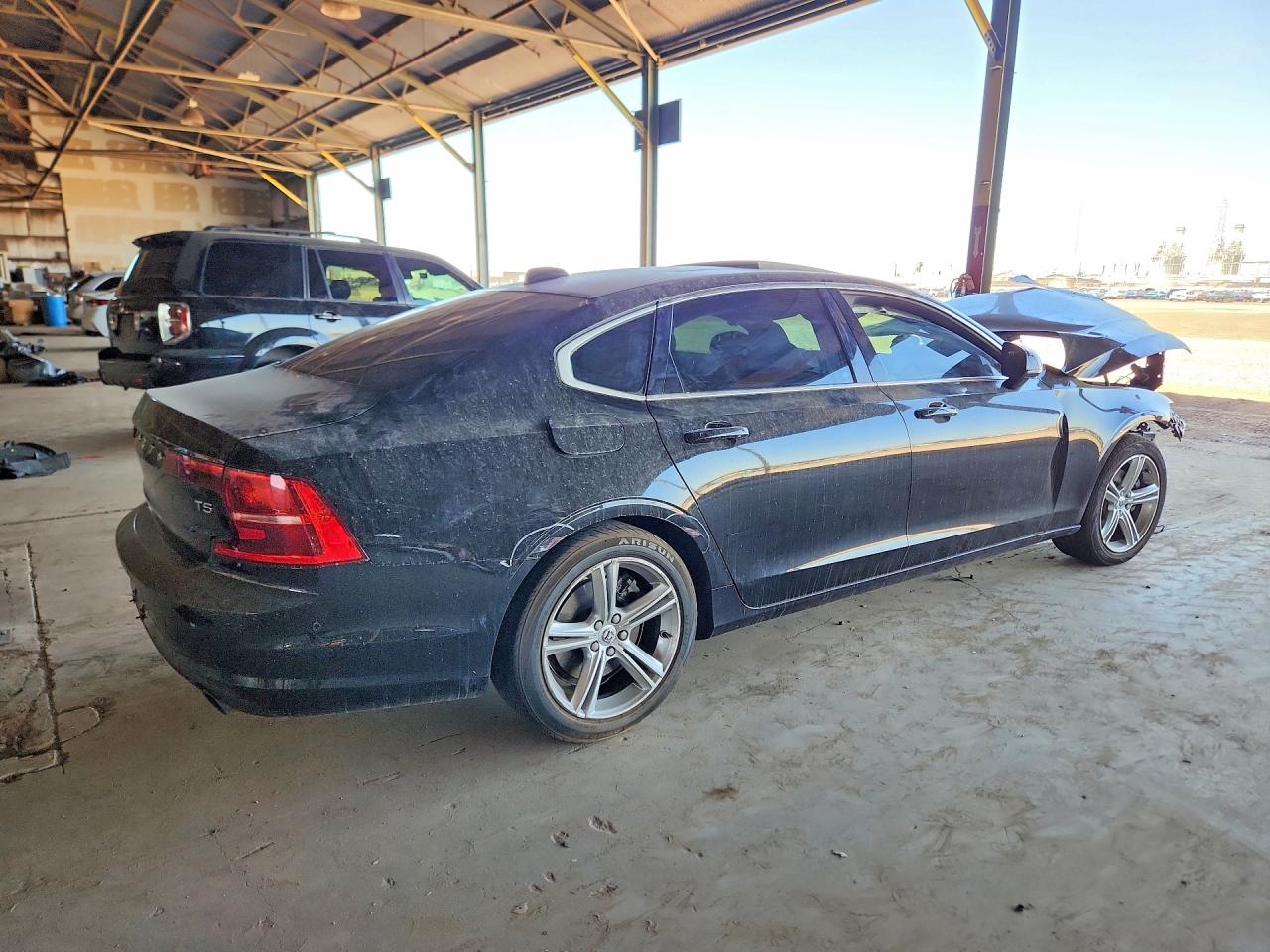 LVY982AK2JP032929 · 2018 VOLVO S90 · 3/12
