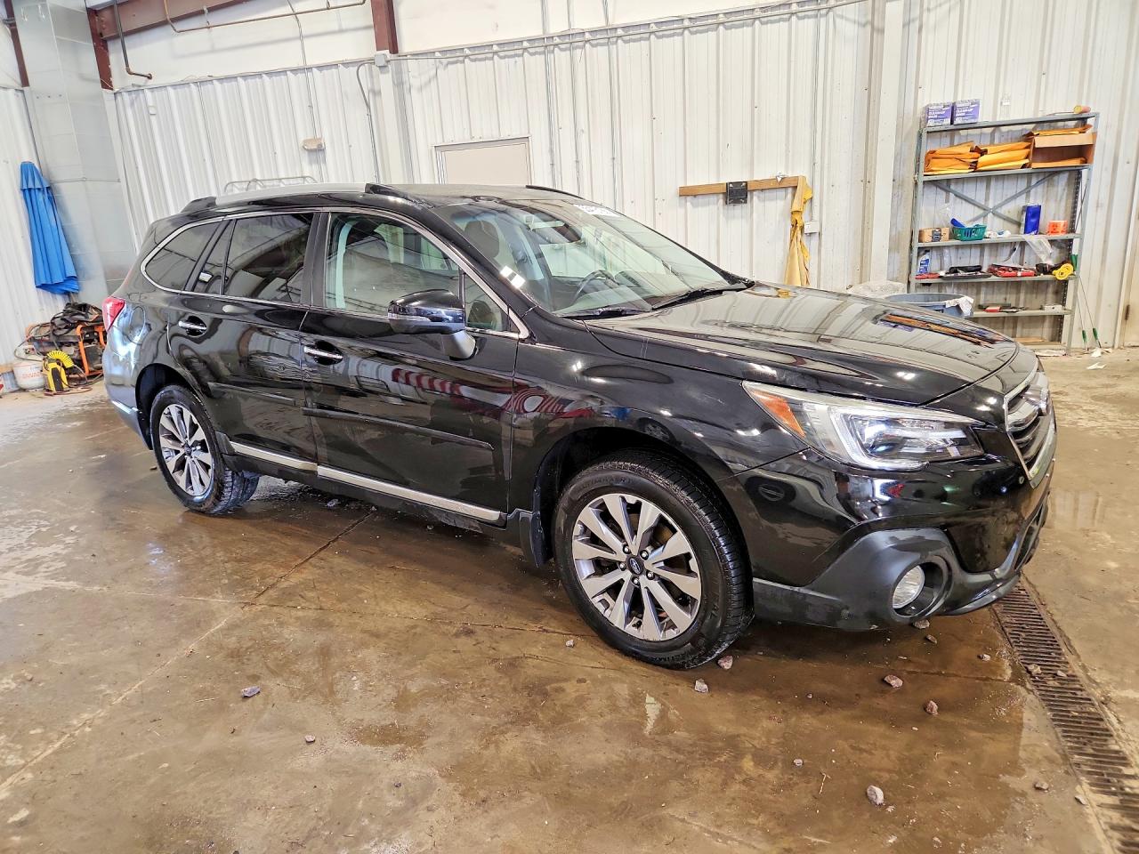 4S4BSATC1J3210133 · 2018 SUBARU OUTBACK · 4/12