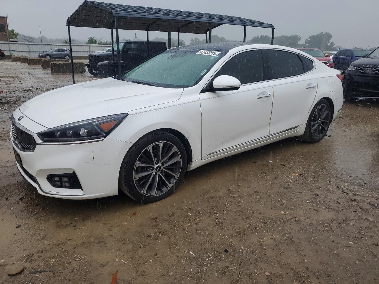 KNALC4J10K5173152 · 2019 KIA CADENZA