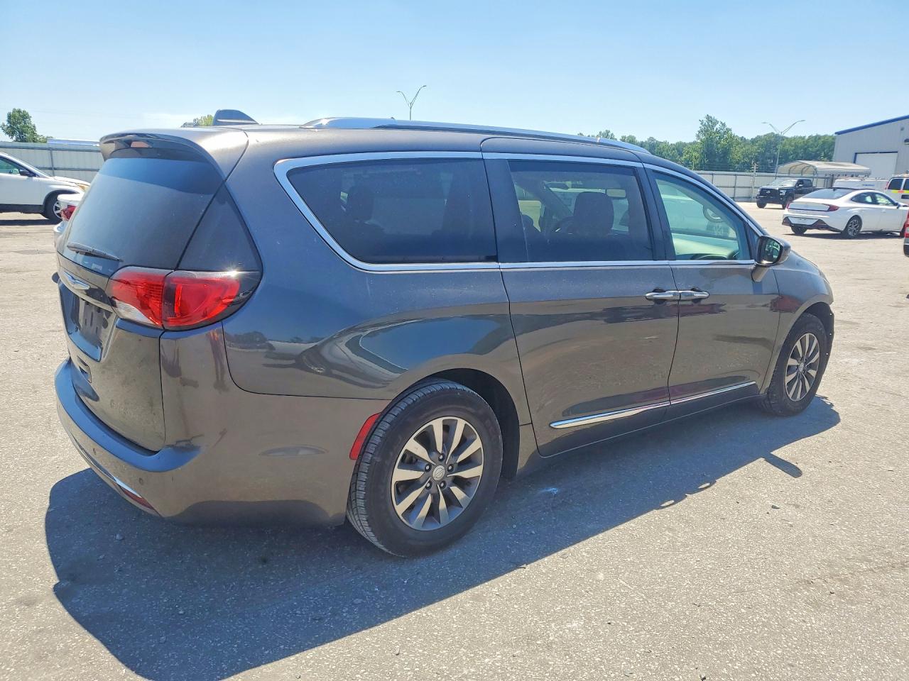 2C4RC1EGXLR182696 · 2020 CHRYSLER PACIFICA · 3/13