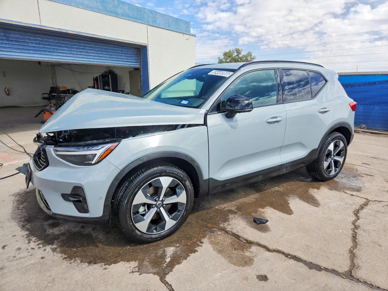 YV4L12UC1T2740625 · 2026 VOLVO XC40