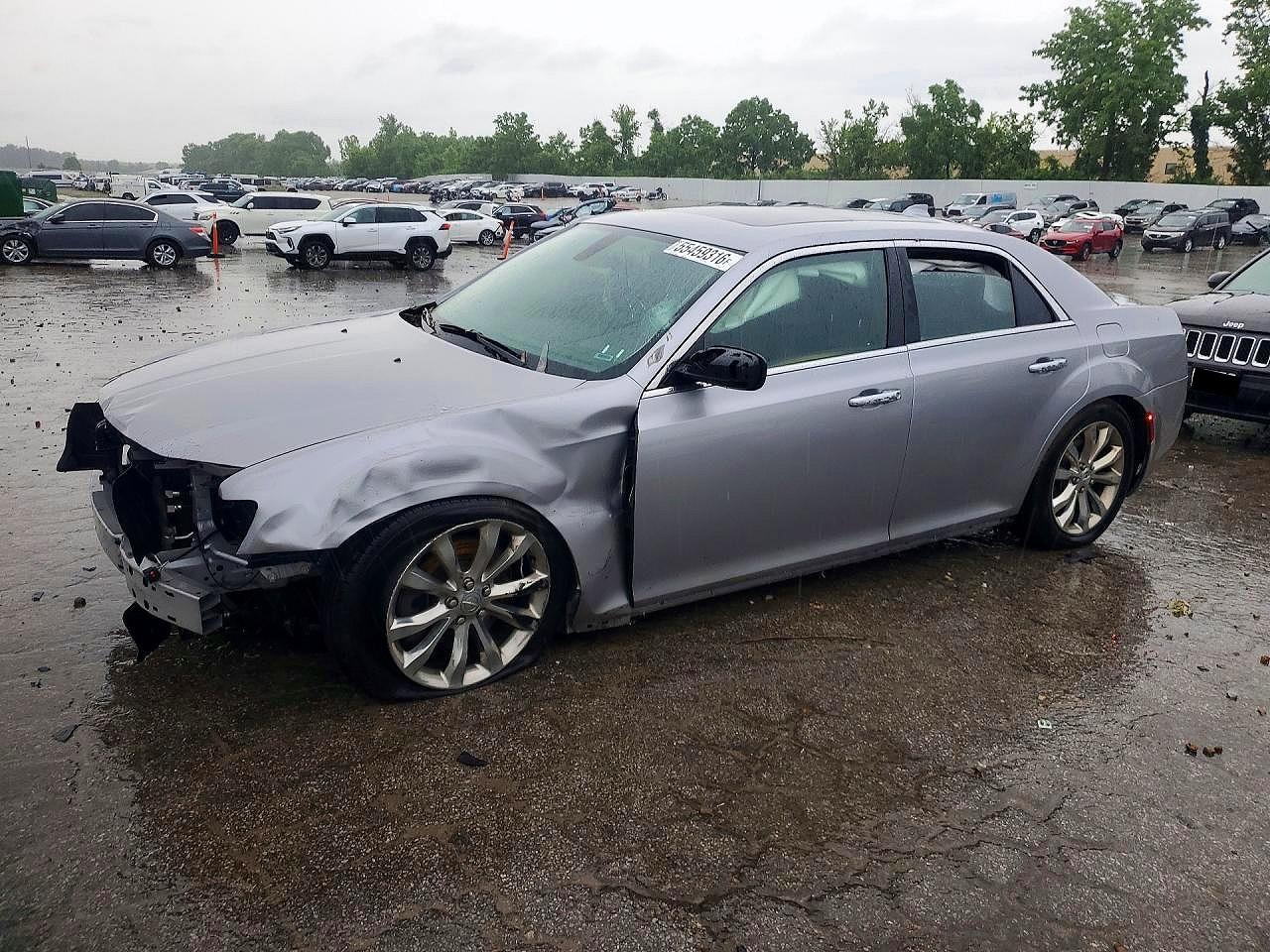 2C3CCAKG3JH268482 · 2018 CHRYSLER 300