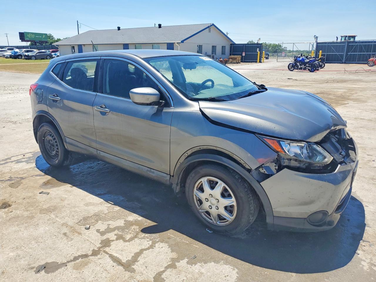 JN1BJ1CP6HW003825 · 2017 NISSAN ROGUE SPORT · 4/13