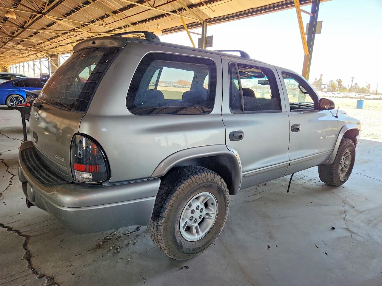1B4HS28Z0YF131074 · 2000 DODGE DURANGO · 3/13
