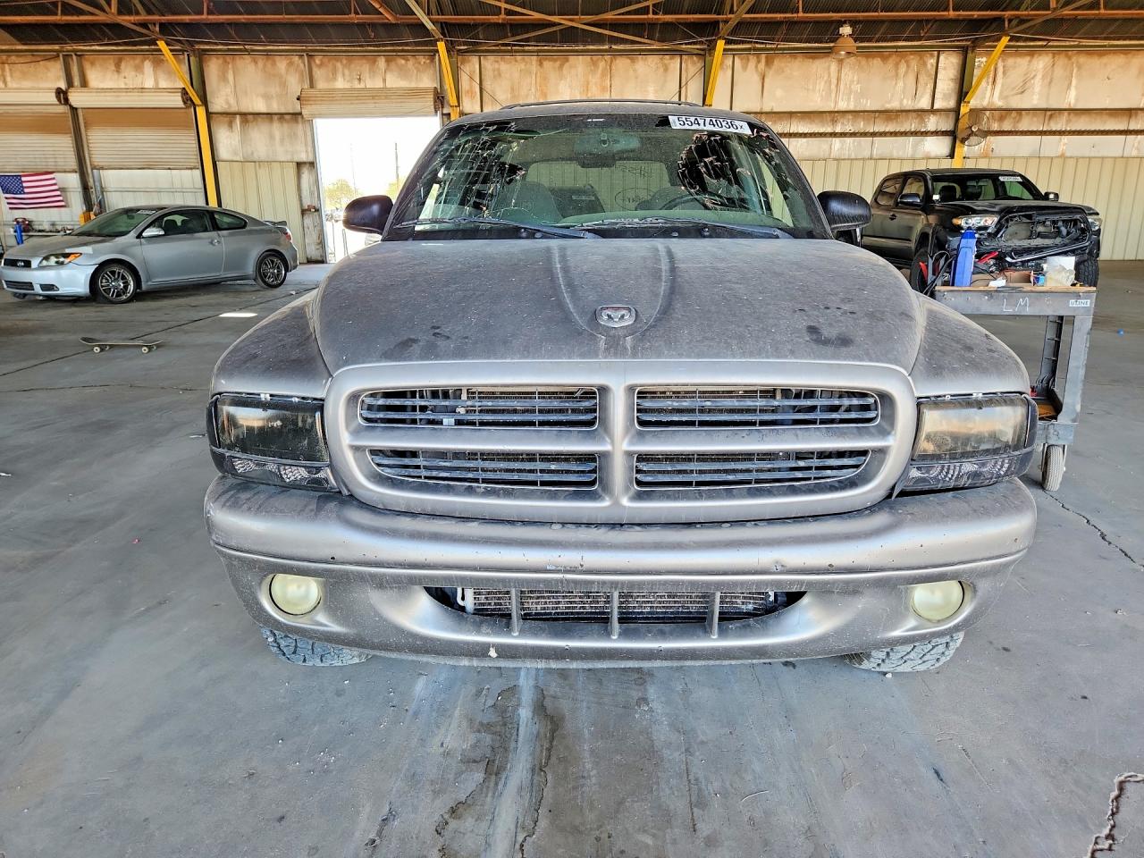 1B4HS28Z0YF131074 · 2000 DODGE DURANGO · 5/13