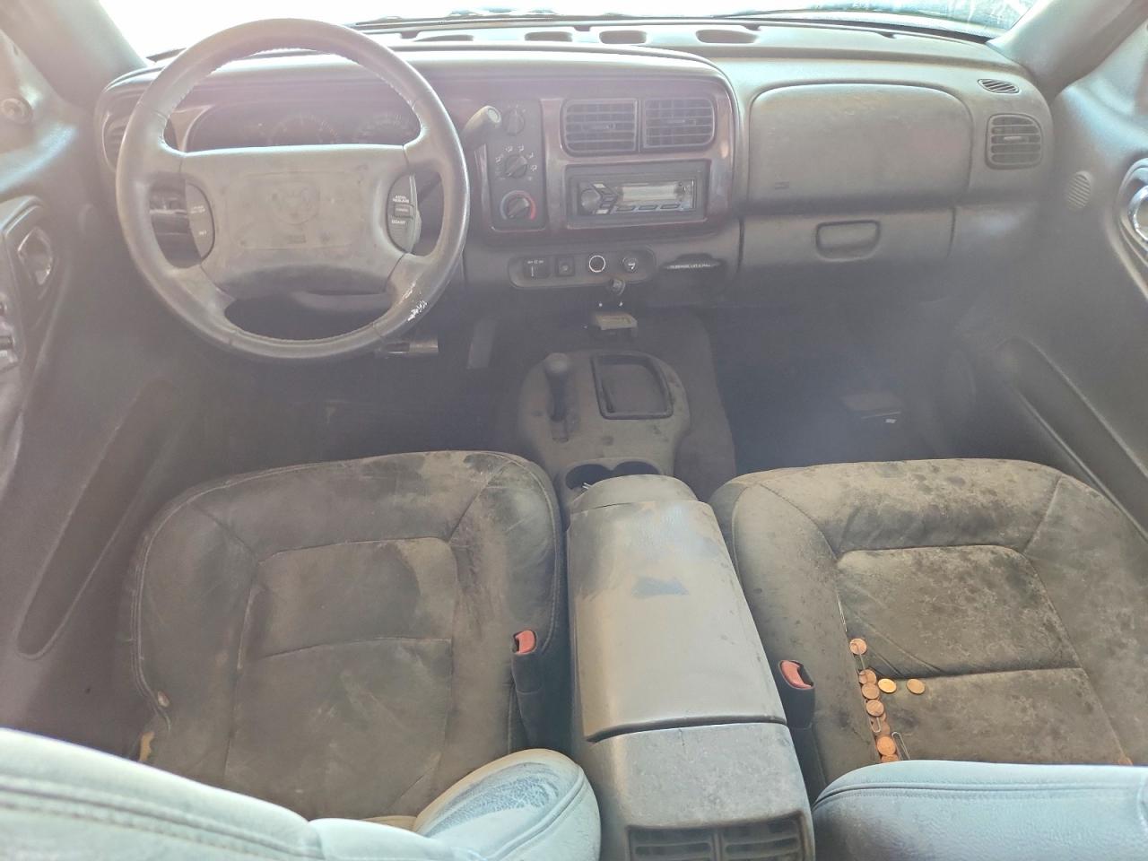 1B4HS28Z0YF131074 · 2000 DODGE DURANGO · 8/13