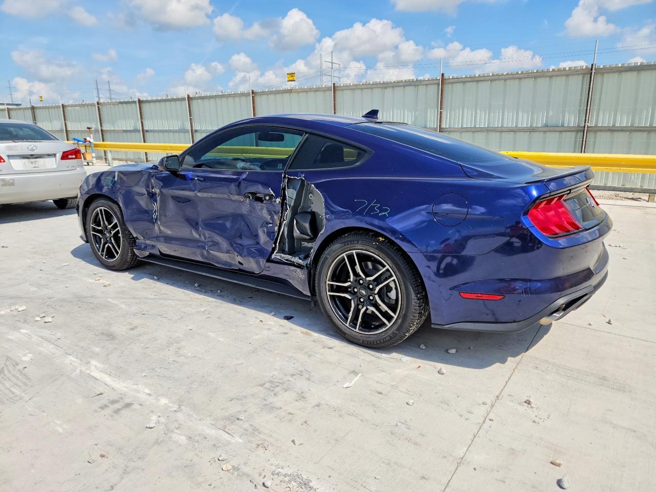 1FA6P8TH1L5158320 · 2020 FORD MUSTANG · 2/13