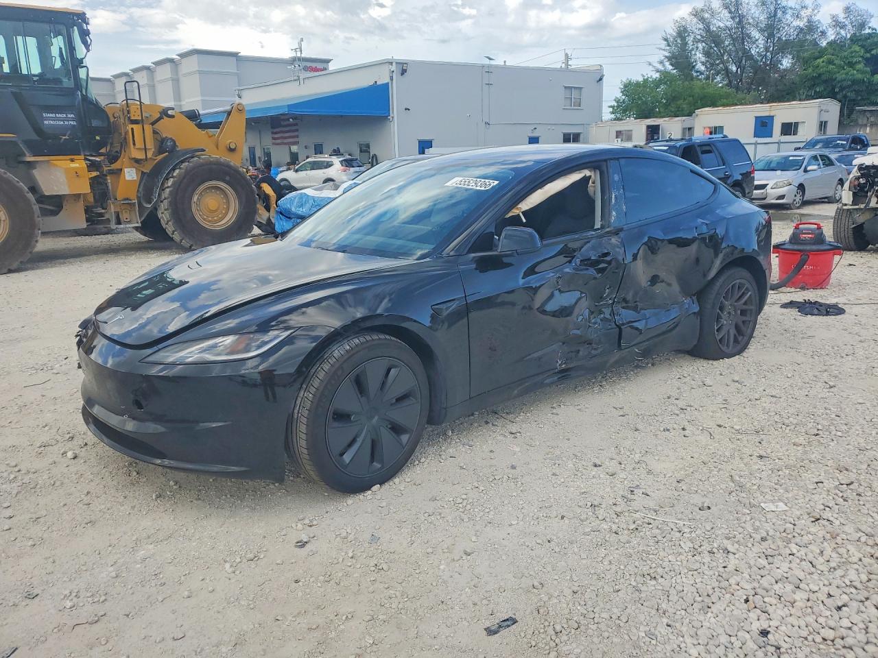 5YJ3E1EA9SF985280 · 2025 TESLA MODEL 3