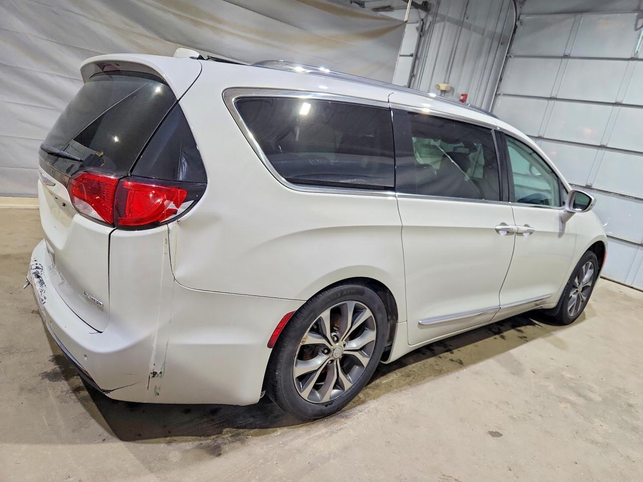2C4RC1GG4HR591474 · 2017 CHRYSLER PACIFICA · 3/13