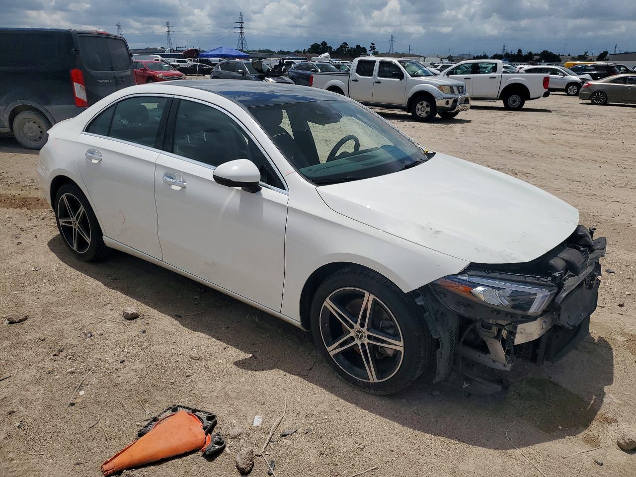 WDD3G4EBXKW021826 · 2019 MERCEDES-BENZ A · 4/13