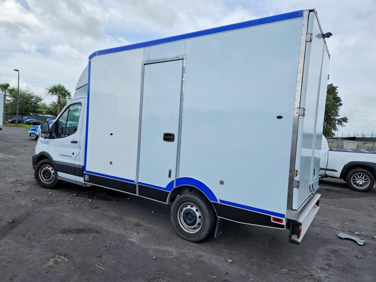 1FDBW5Z82LKB07469 · 2020 FORD TRANSIT · 2/13