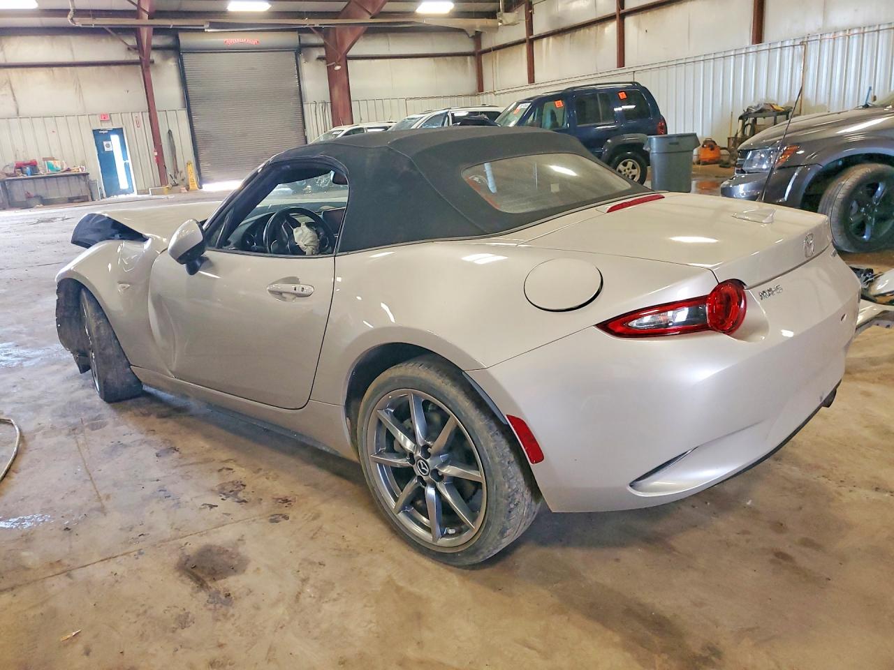 JM1NDAD73P0551900 · 2023 MAZDA MX-5 MIATA · 2/13