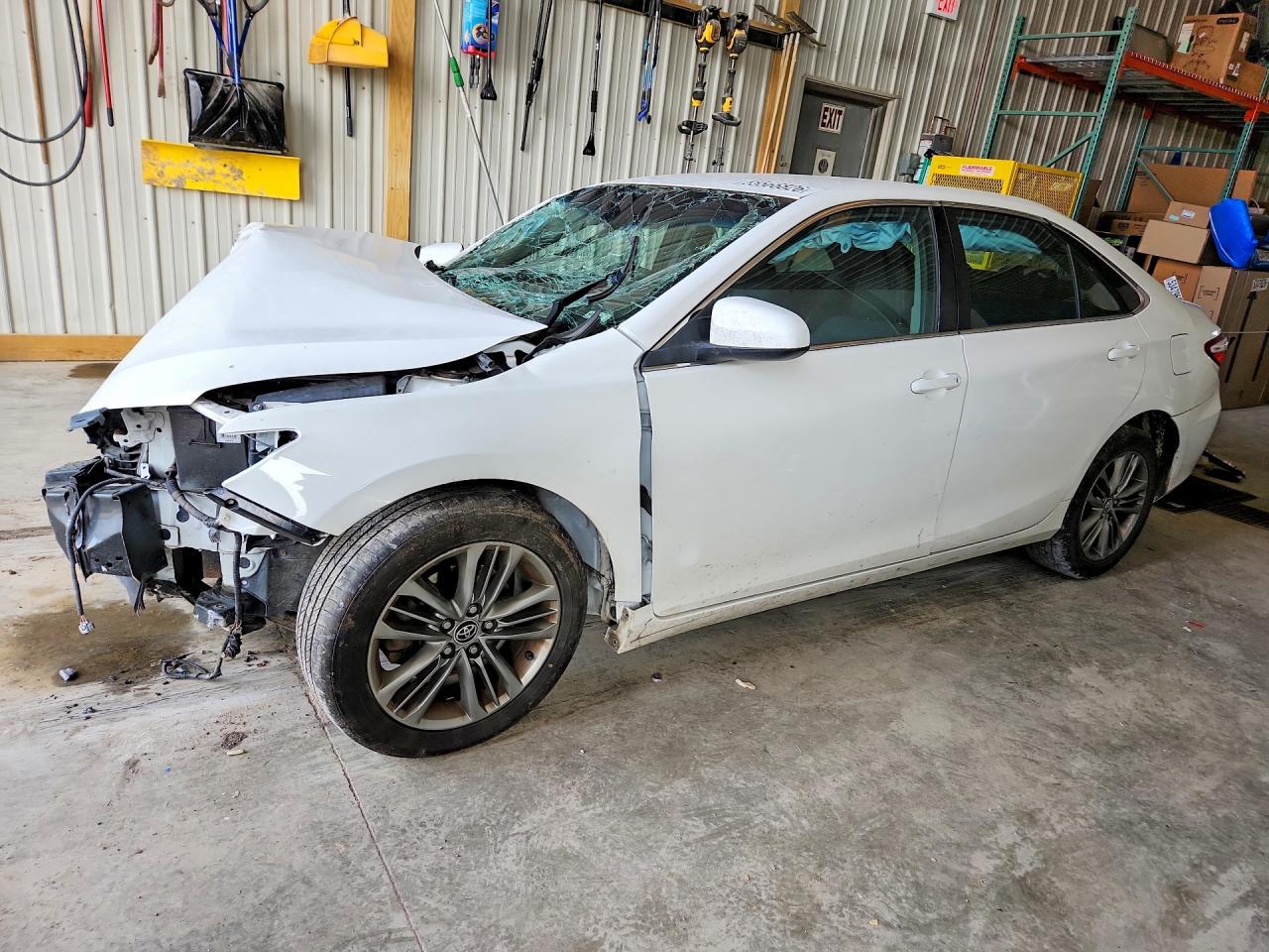 4T1BF1FK5FU083959 · 2015 TOYOTA CAMRY