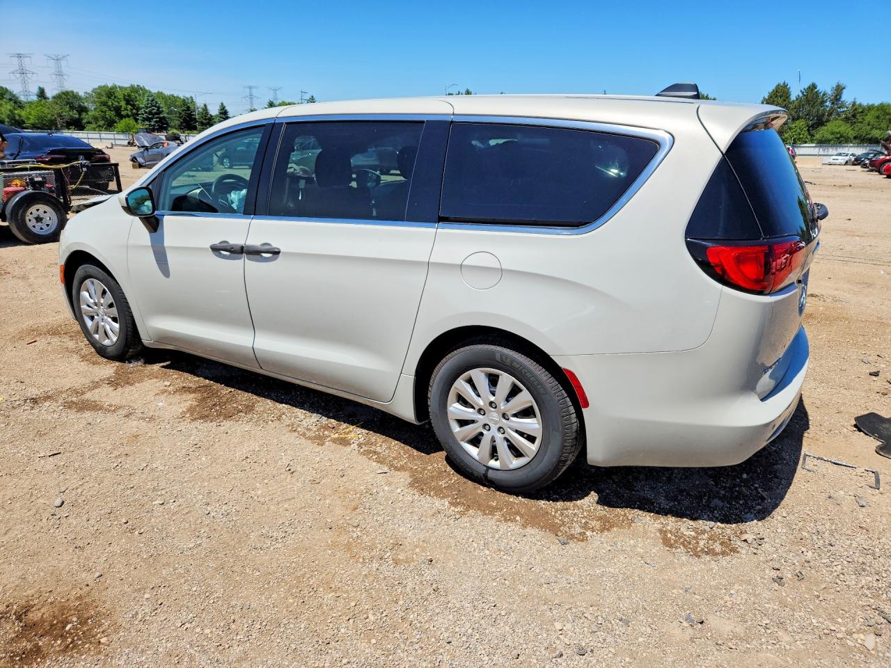 2C4RC1AG8KR587959 · 2019 CHRYSLER PACIFICA · 2/13