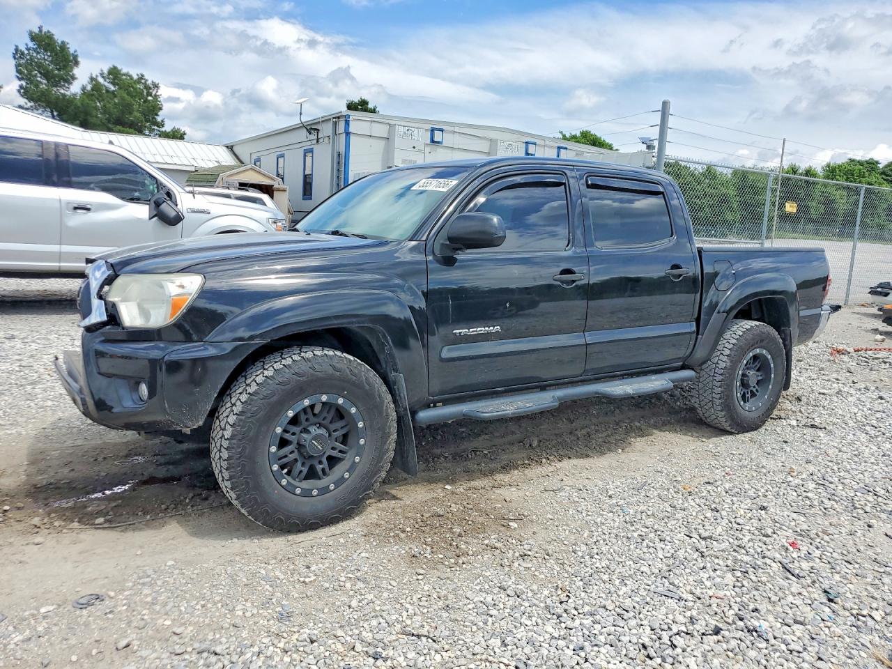 5TFLU4EN5FX141305 · 2015 TOYOTA TACOMA