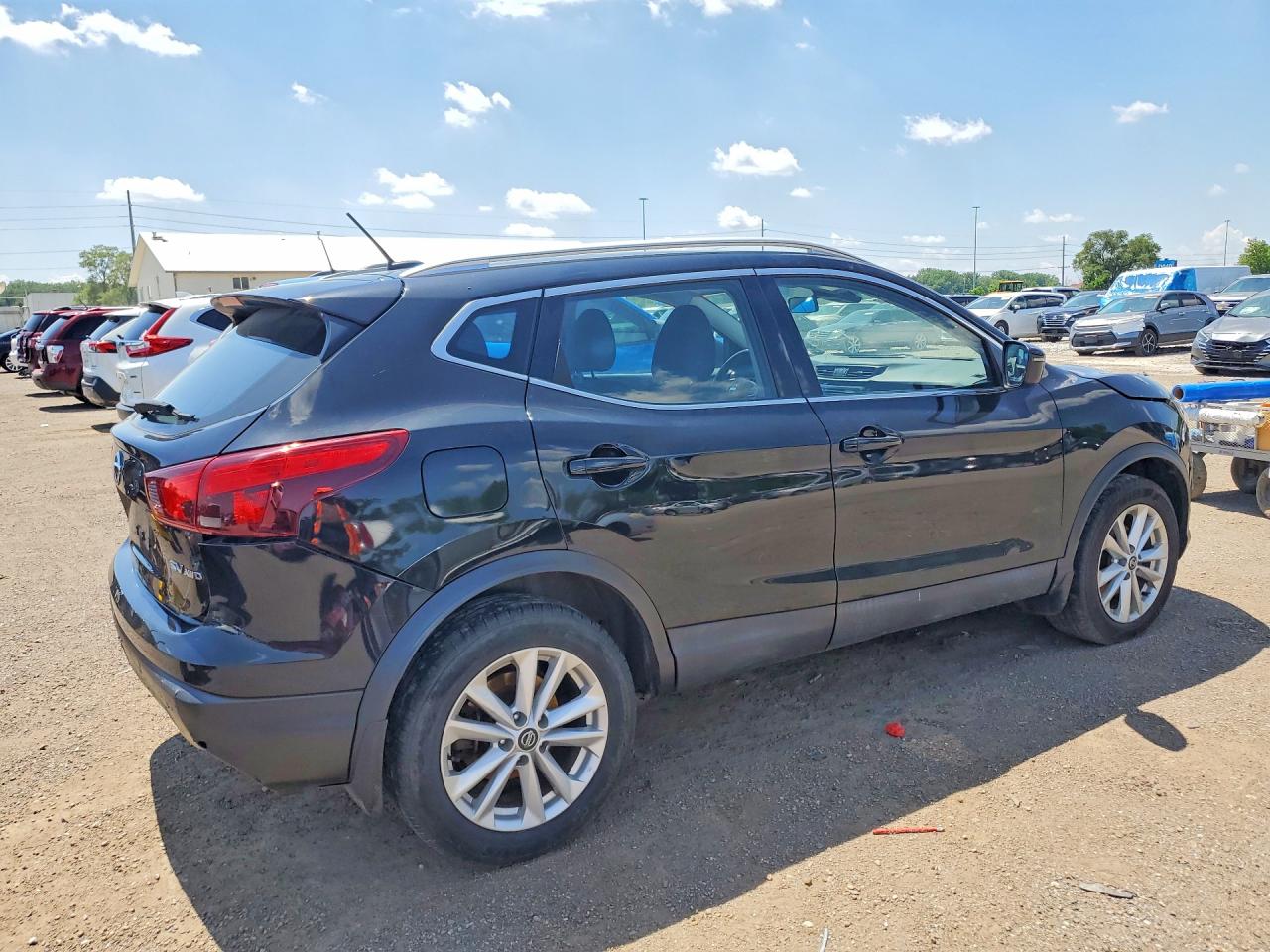 JN1BJ1CR5KW621632 · 2019 NISSAN ROGUE SPORT · 3/13