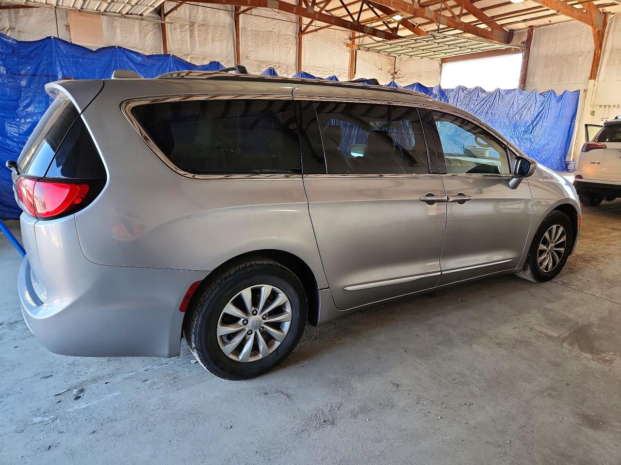 2C4RC1BG1JR120492 · 2018 CHRYSLER PACIFICA · 3/13