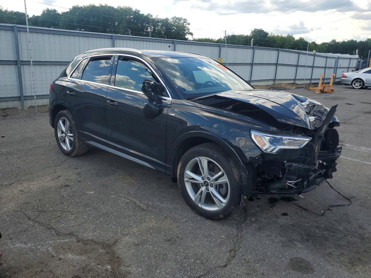 WA1DECF31R1160119 · 2024 AUDI Q3 · 4/13