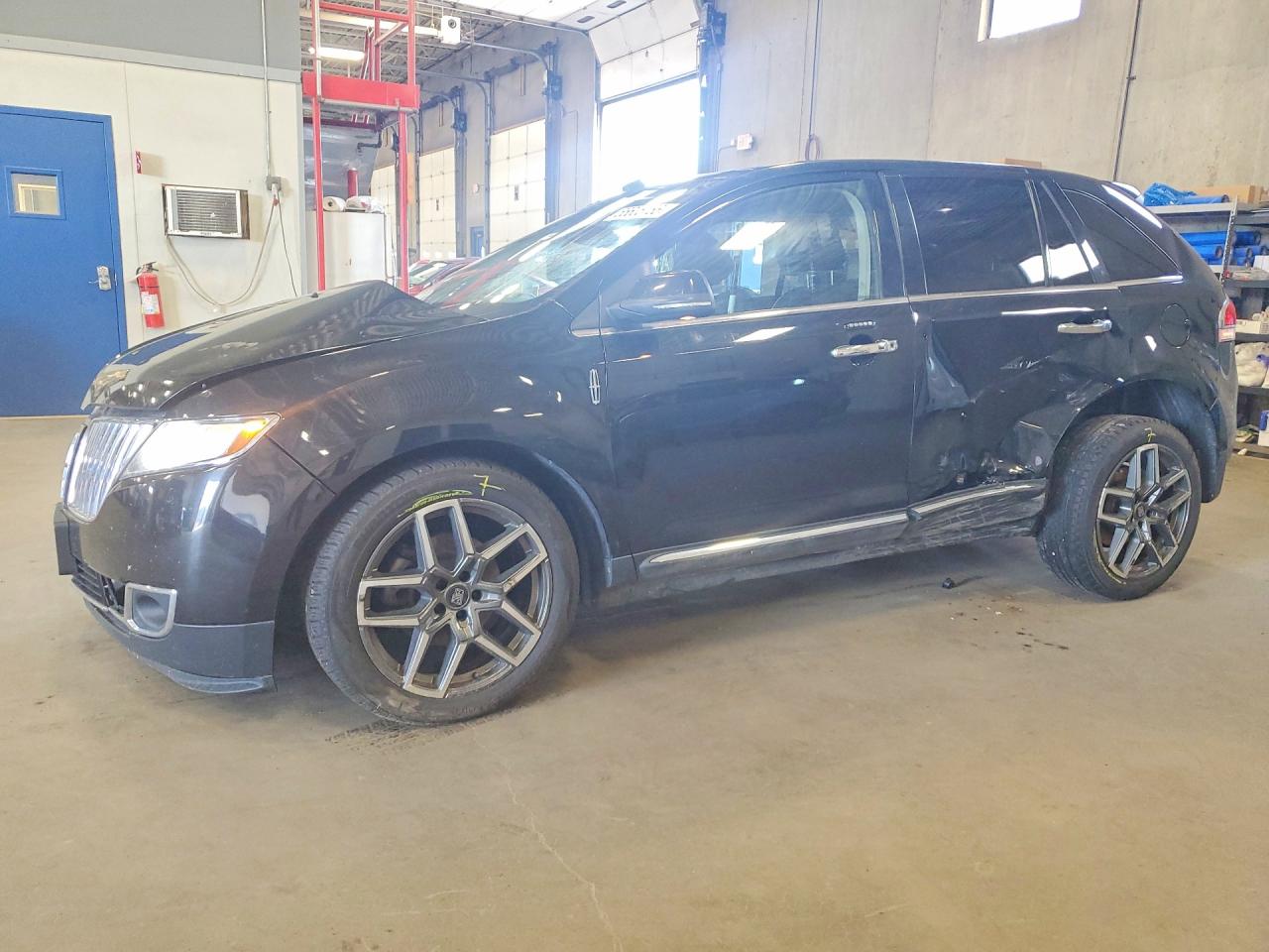 2LMDJ8JK3DBL18714 · 2013 LINCOLN MKX