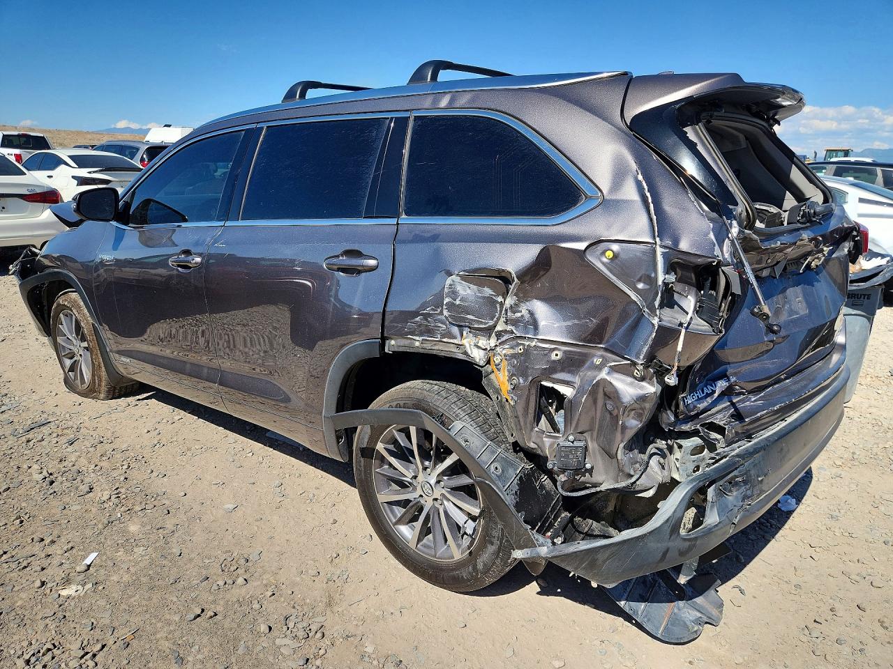 5TDJGRFH3JS047247 · 2018 TOYOTA HIGHLANDER HYBRID · 2/12