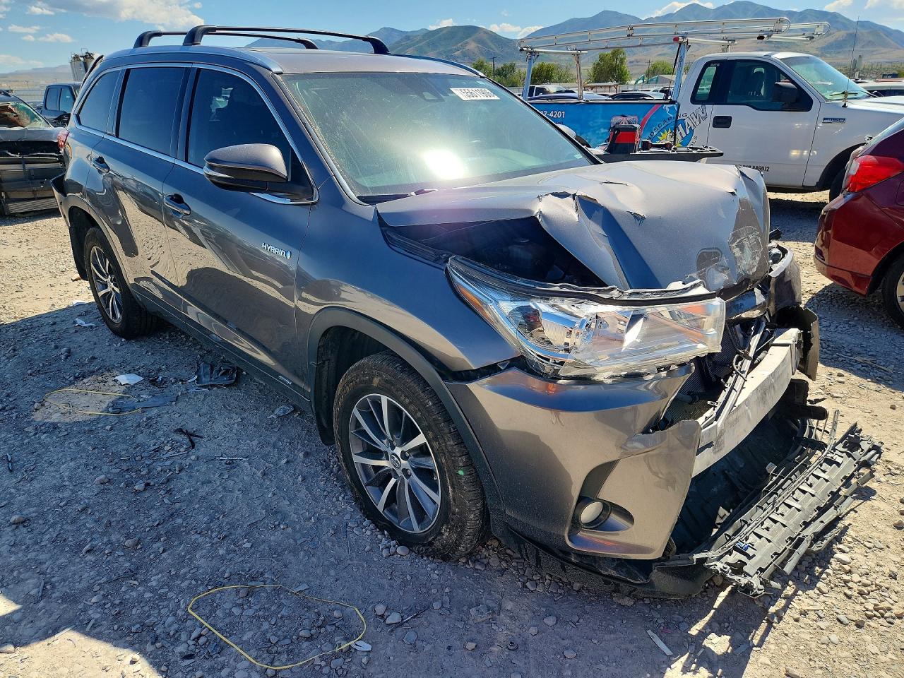 5TDJGRFH3JS047247 · 2018 TOYOTA HIGHLANDER HYBRID · 4/12