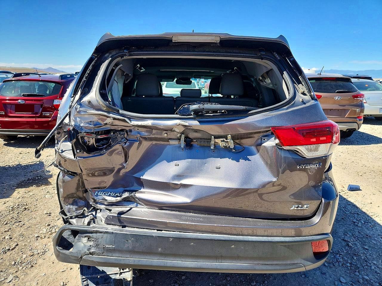 5TDJGRFH3JS047247 · 2018 TOYOTA HIGHLANDER HYBRID · 6/12