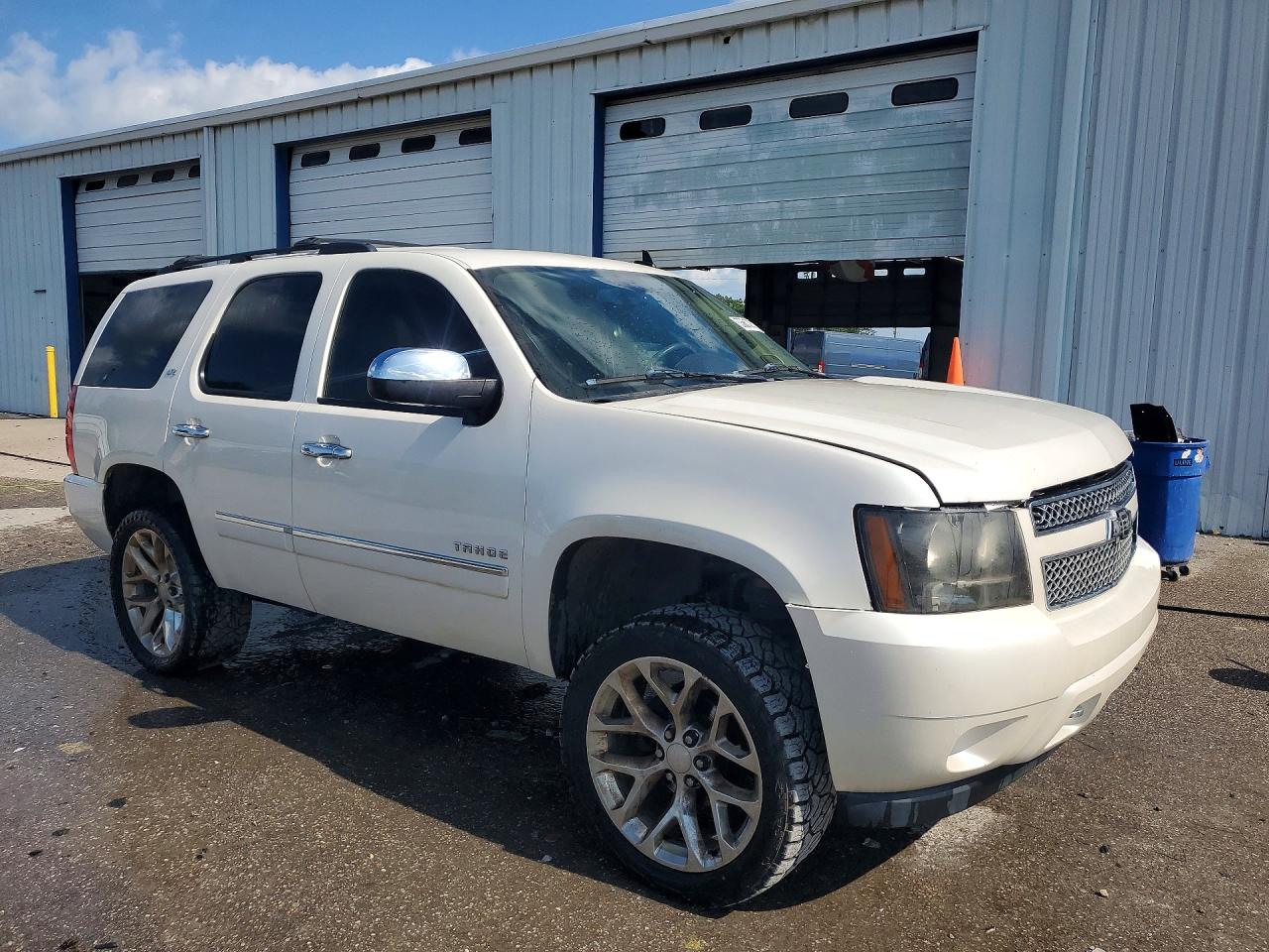 1GNUCCE03AR175379 · 2010 CHEVROLET TAHOE · 4/14