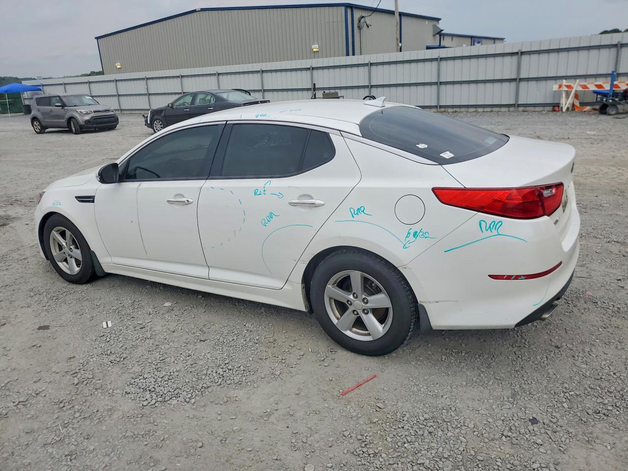 KNAGM4A74F5627833 · 2015 KIA OPTIMA · 2/11