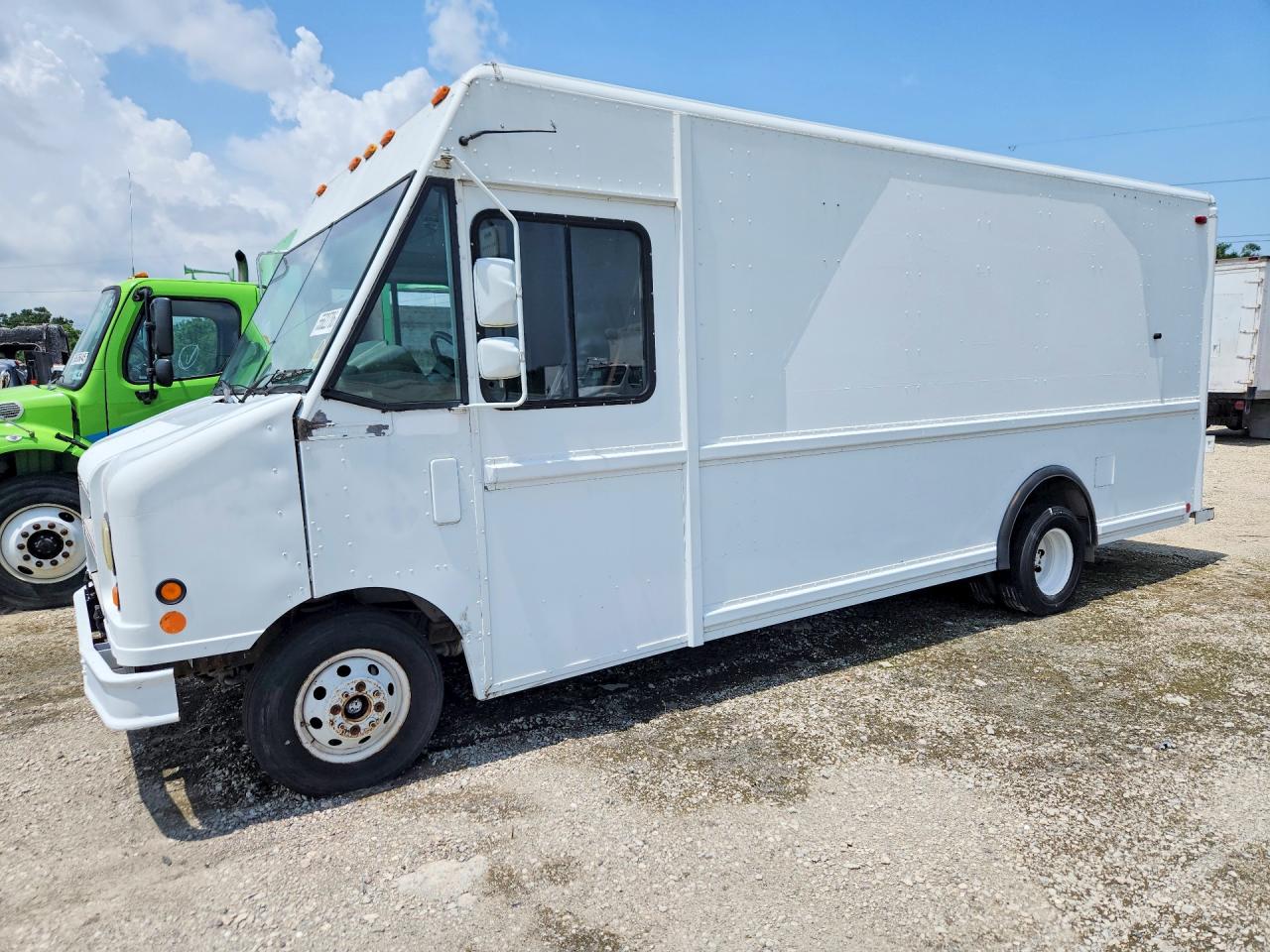 1FCJE39L5YHA77531 · 2000 FORD E350