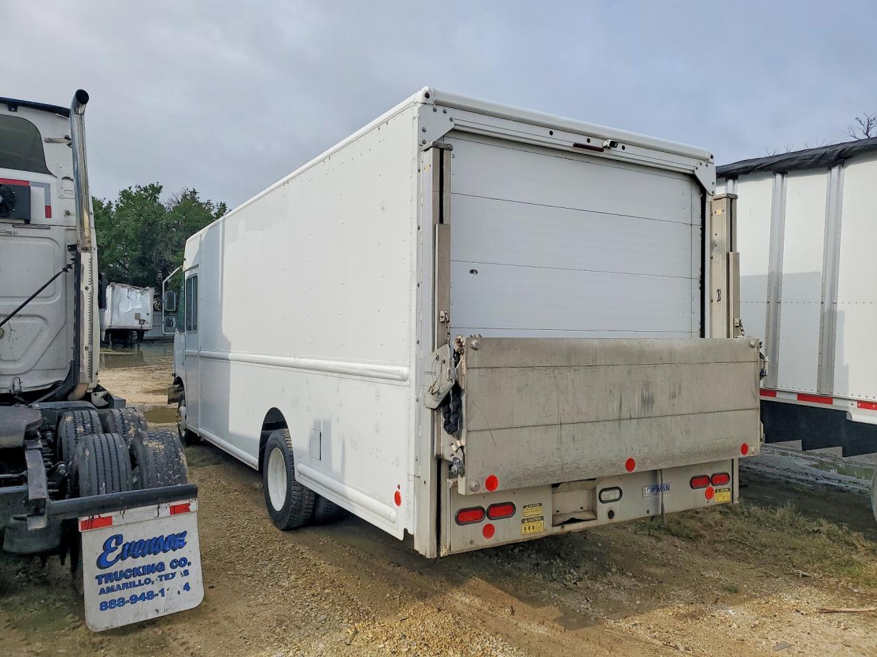 1F65F5KY1D0A12266 · 2013 FORD F59 · 2/13