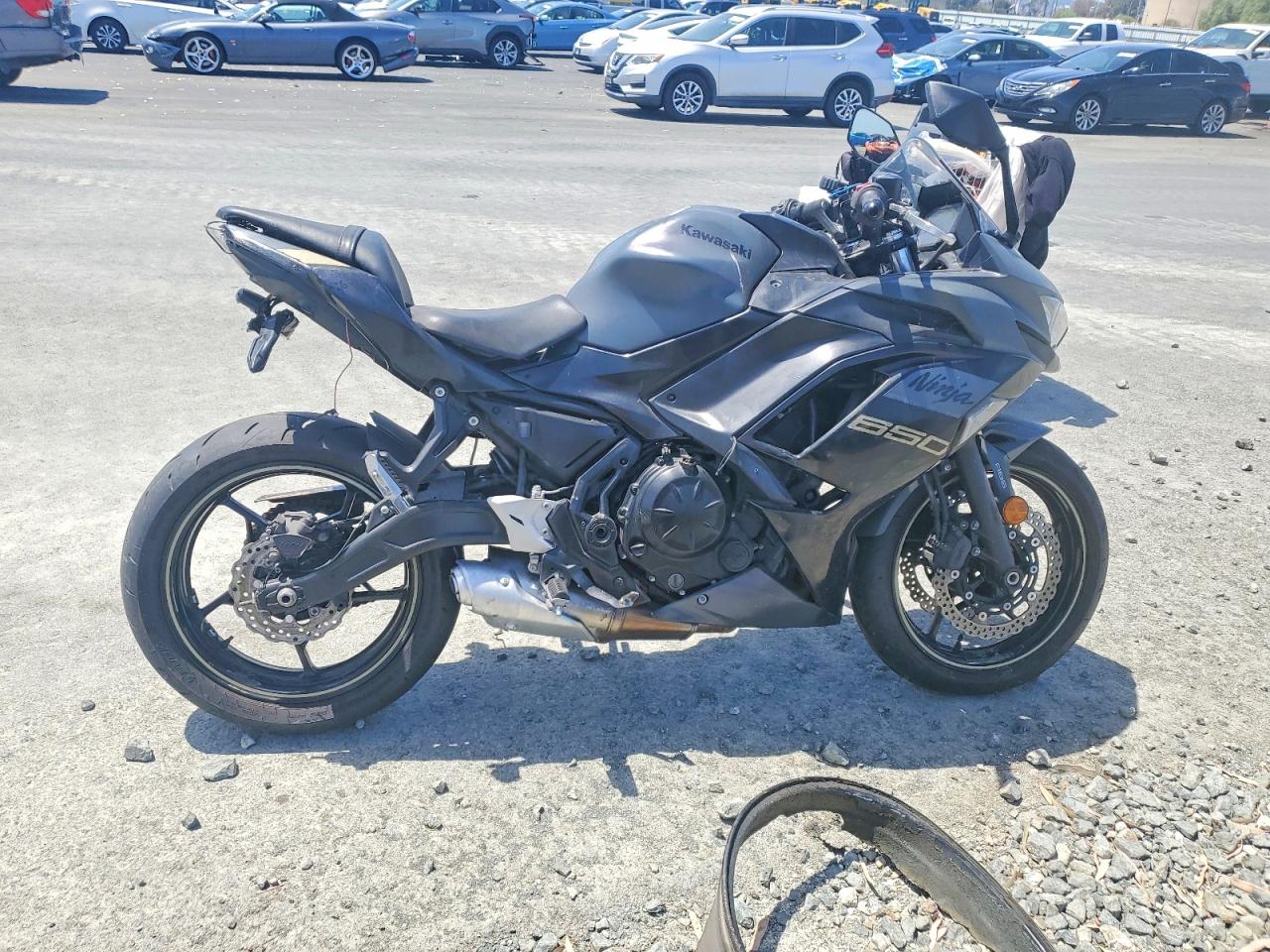 ML5EXEP11RDAD3777 · 2024 KAWASAKI EX650