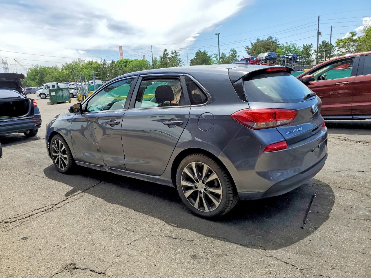 KMHH35LE1JU016082 · 2018 HYUNDAI ELANTRA GT · 2/13