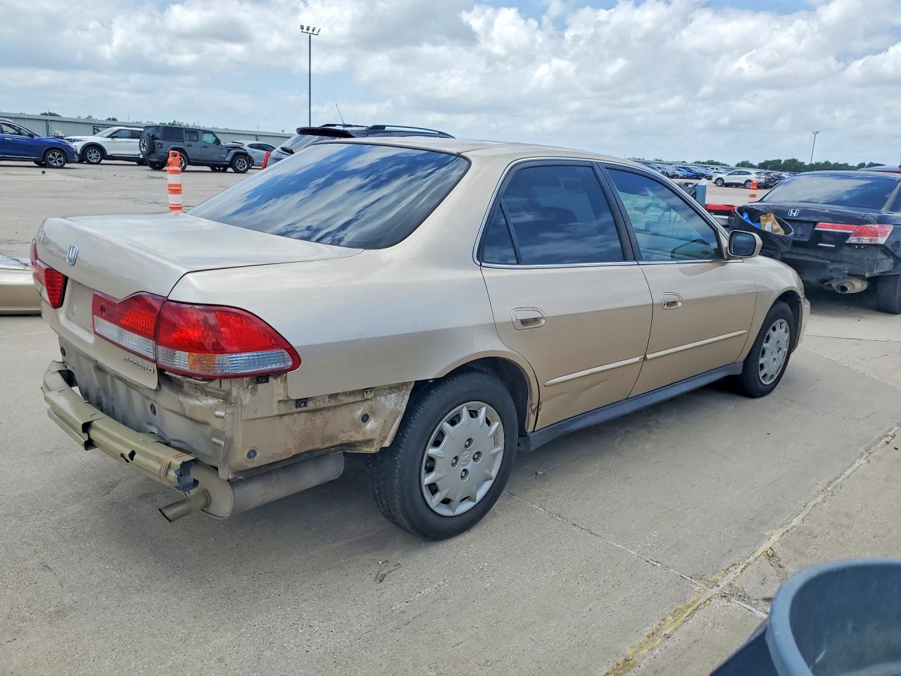 JHMCG66502C014995 · 2002 HONDA ACCORD · 3/13