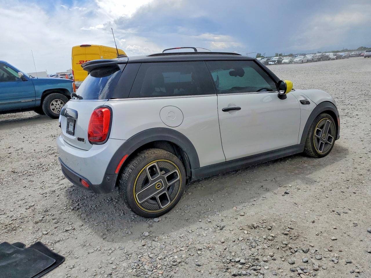 WMW13DJ02P2T62263 · 2023 MINI COOPER · 3/12