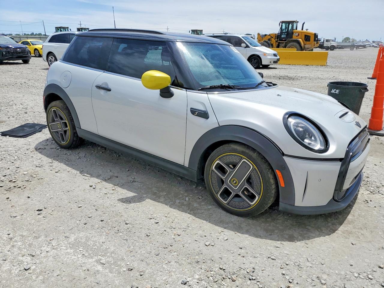 WMW13DJ02P2T62263 · 2023 MINI COOPER · 4/12