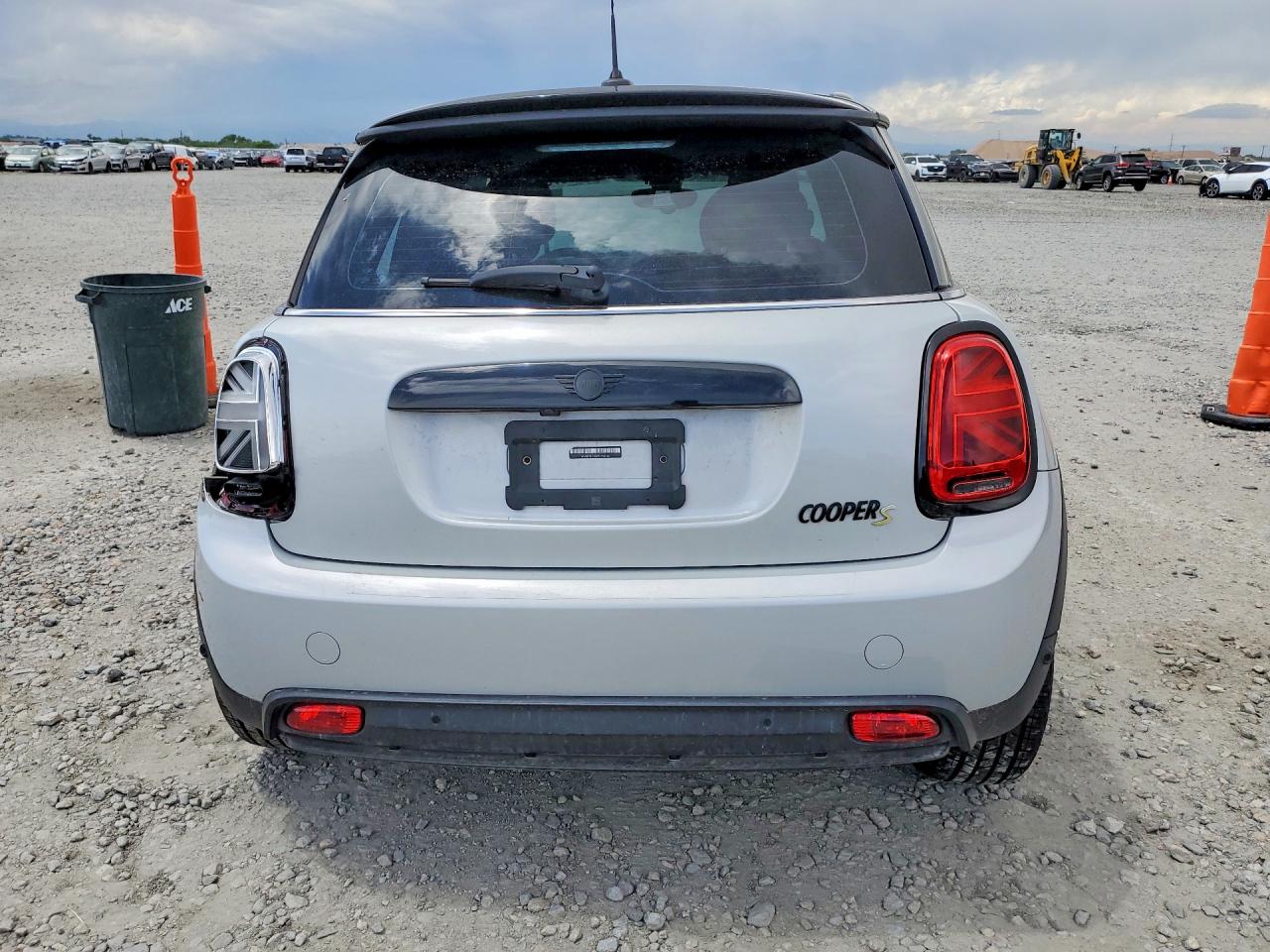 WMW13DJ02P2T62263 · 2023 MINI COOPER · 6/12